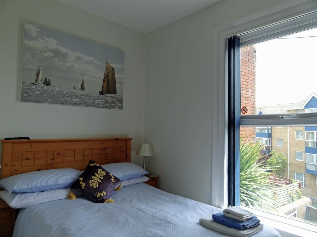 Gray'S Inn Cowes  Exterior photo